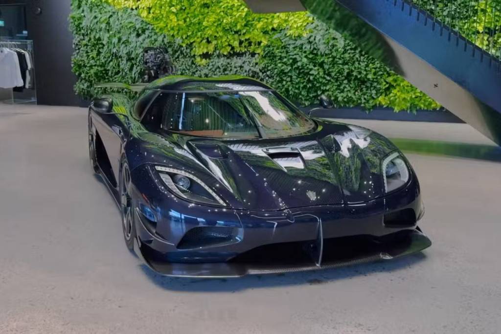 Koenigsegg une três carros e cria o Chimera, esportivo manual de 1.622 cv