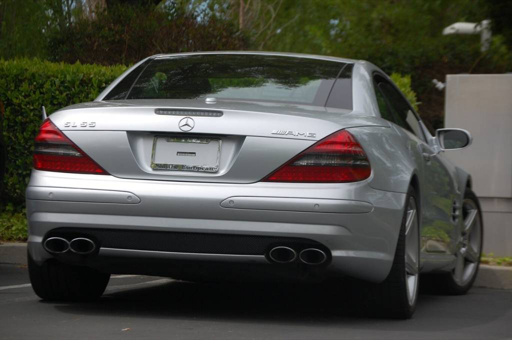 Por que Steve Jobs nunca emplacou seus carros da Mercedes?