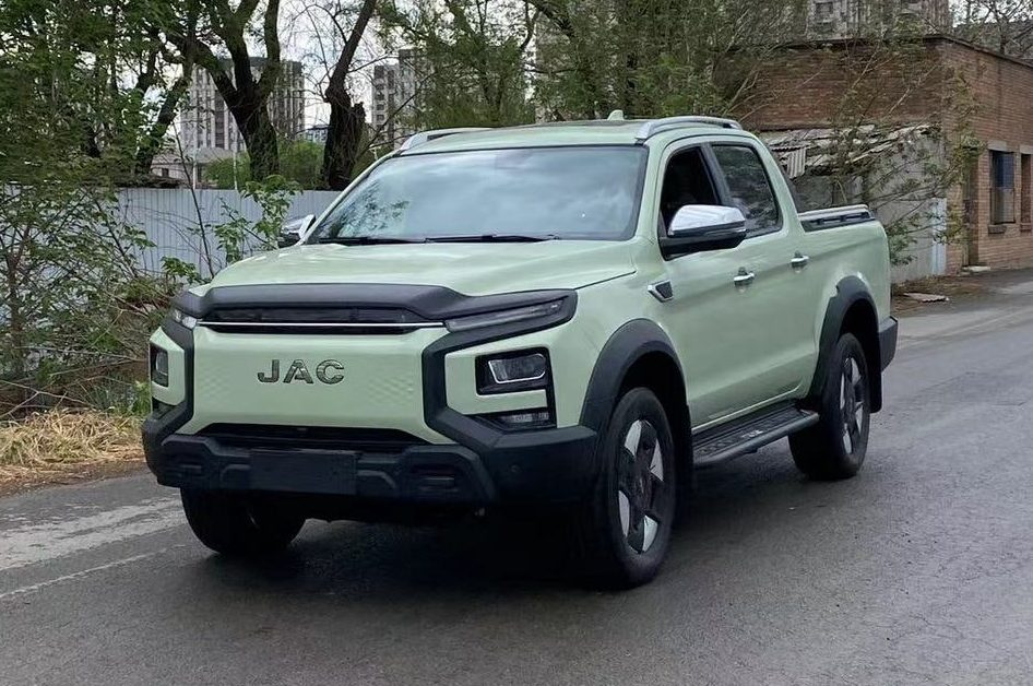 JAC Hunter EV