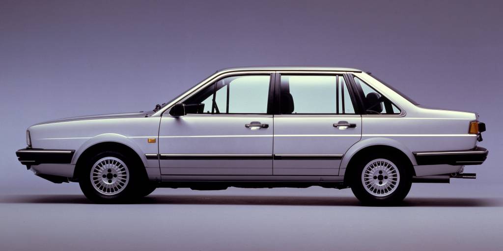 Nissan Santana (4) Nissan Santana