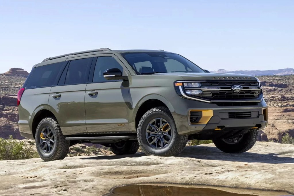 Novo Ford Expedition é SUV irmão da F-150 com V6 biturbo e painel de 24 polegadas