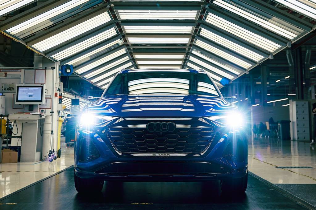 Crise na VW aumenta e empresa fechará fábrica do Audi Q8 e-tron na Bélgica