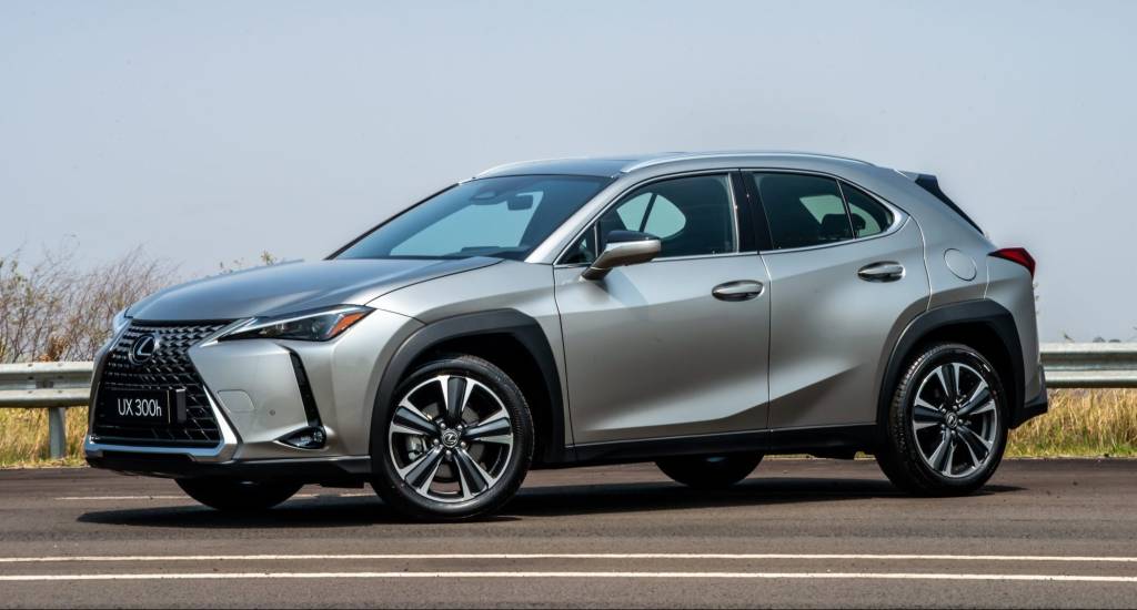 Lexus UX 300h é um Corolla Cross de luxo com dinâmica de hatch médio