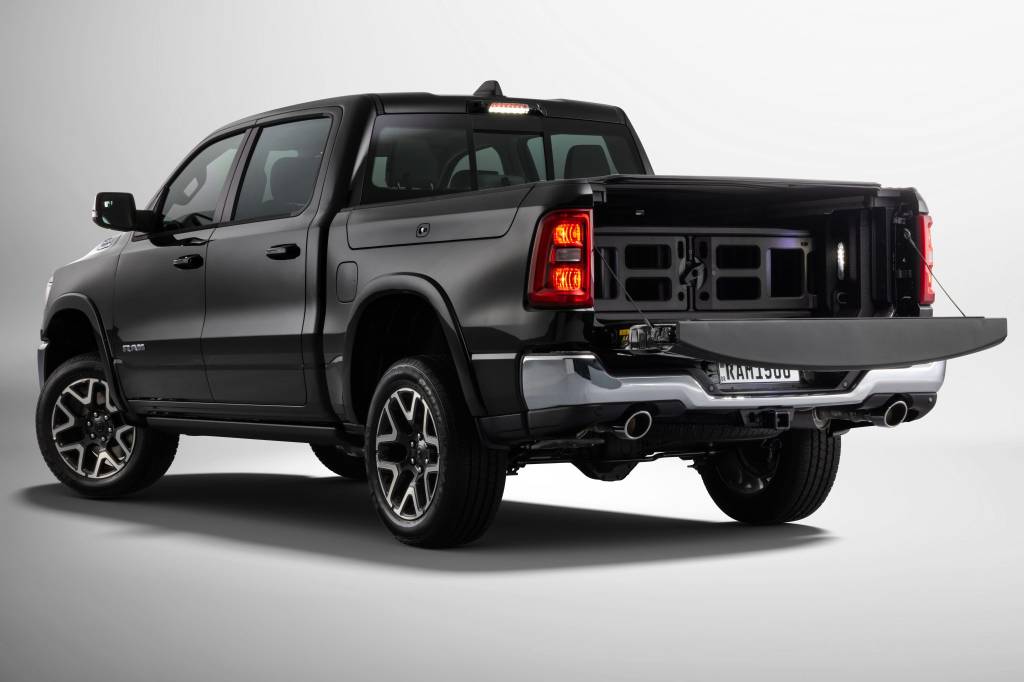 RAM_1500_Laramie_022 Ram 1500 Laramie