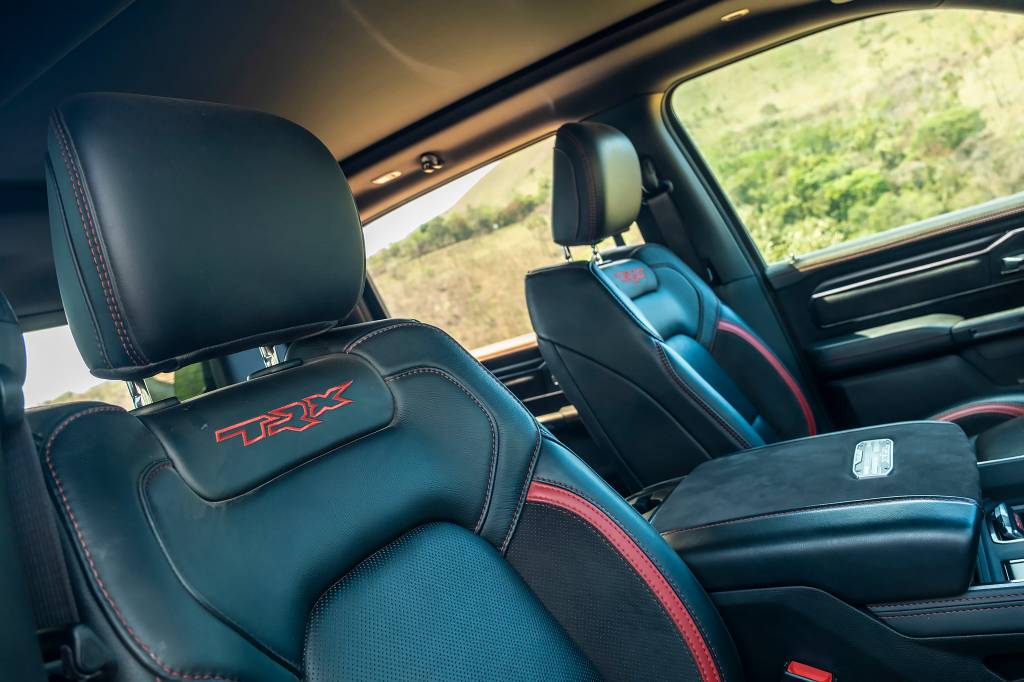 2FLP9816-2 Ram 1500 TRX