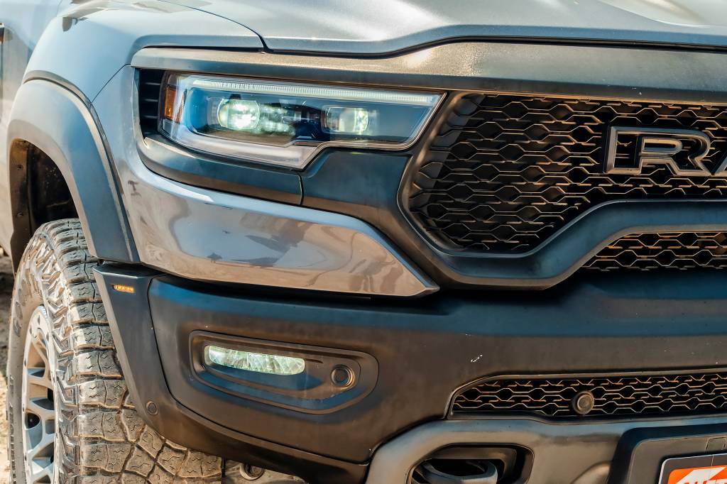 2FLP9833-2 Ram 1500 TRX