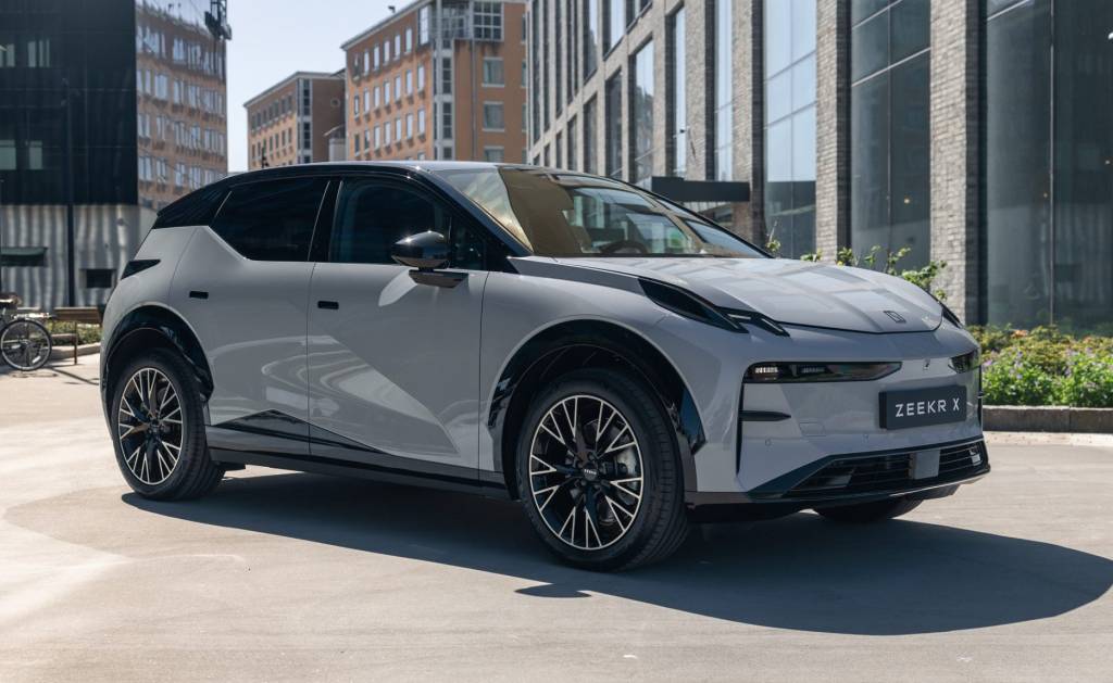 Zeekr X estreia com dois motores, até 428 cv e parte de R$ 272.000